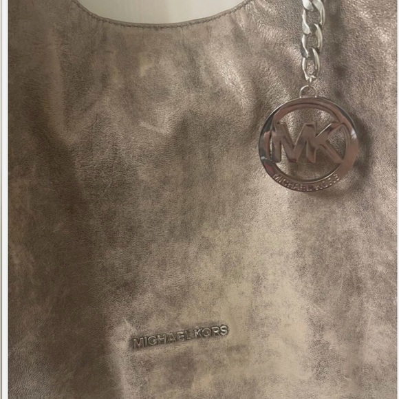 Michael Kors Chelsea Medium Distressed Handbag with matching wallet - Picture 3 of 7